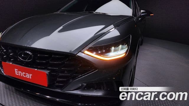 Hyundai Sonata Hybrid 2023 — Photo 22/36
