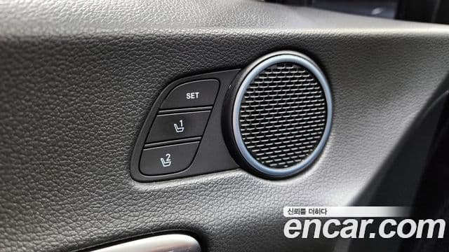 Hyundai Sonata Hybrid 2023 — Photo 15/36