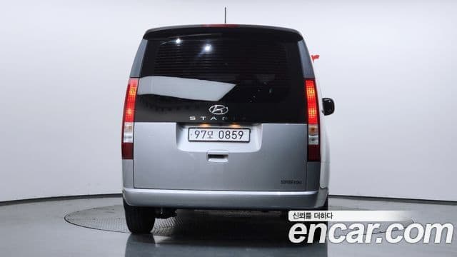 Hyundai Staria 2021 — ფოტო 4/20