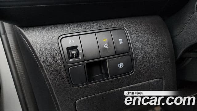 Hyundai Staria 2021 — ფოტო 16/20