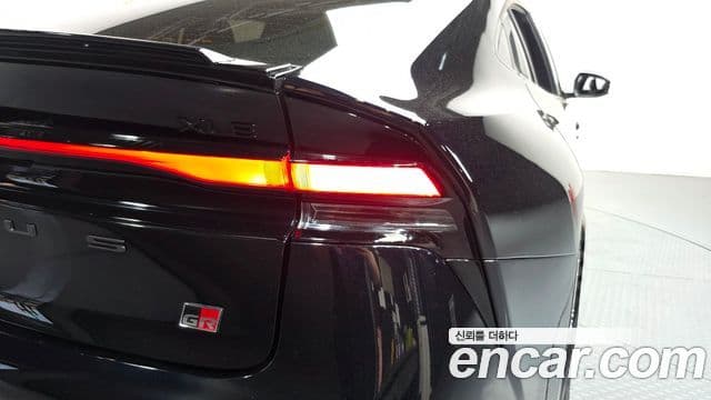 Toyota Prius 2025 — Photo 9/30