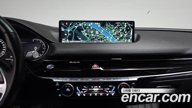 Genesis Electrified G80 2022 — Şəkil 13/20