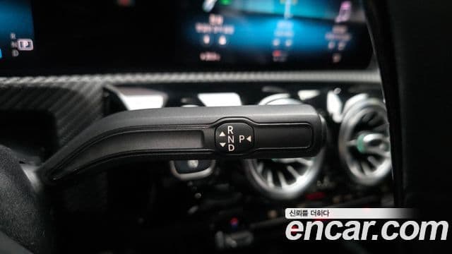 Mercedes-Benz A-Class 2019 — ფოტო 13/20