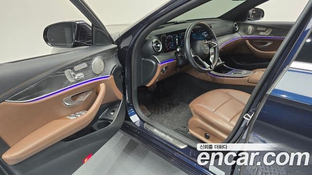 Mercedes-Benz E-Class 2022 — Şəkil 10/20
