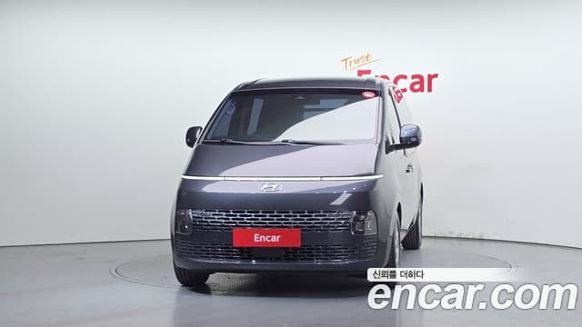 Hyundai Staria 2021 — ფოტო 3/20