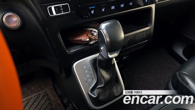 Hyundai Staria 2021 — ფოტო 9/20