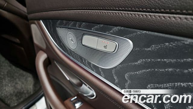 Mercedes-Benz CLS-Class 2019 — Photo 17/31