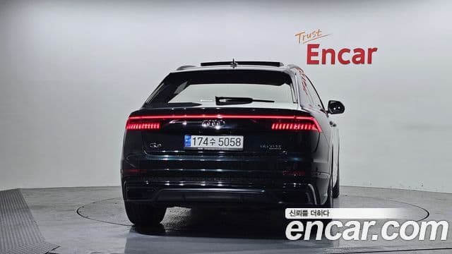 Audi Q8 2021 — Photo 13/20