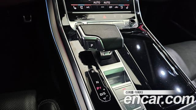 Audi Q8 2021 — Photo 4/20