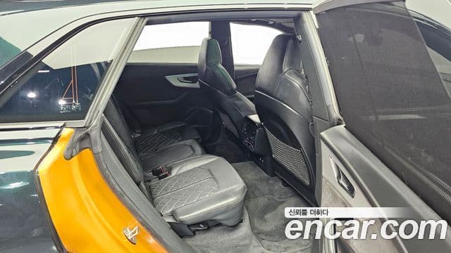 Audi Q8 2021 — Photo 10/20