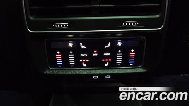 Audi Q8 2021 — Photo 11/20