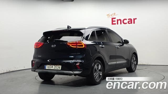 Kia Niro 2021 — ფოტო 2/20
