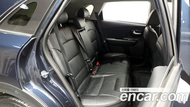 Kia Niro 2021 — ფოტო 11/20