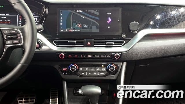 Kia Niro 2021 — ფოტო 13/20