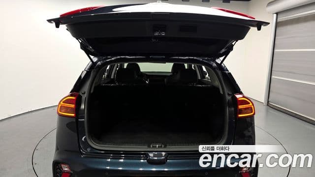 Kia Niro 2021 — ფოტო 20/20