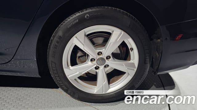 Audi A6 2020 — ფოტო 5/20