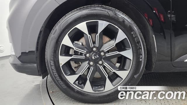 Kia Carnival 2020 — ფოტო 5/20