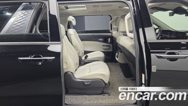 Kia Carnival 2020 — ფოტო 11/20