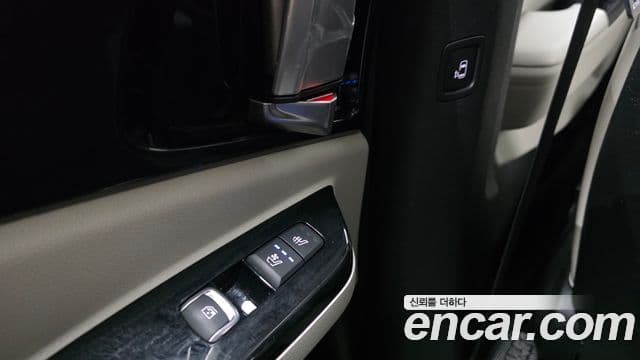 Kia Carnival 2020 — ფოტო 18/20