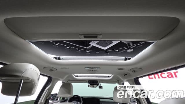 Kia Carnival 2020 — ფოტო 19/20