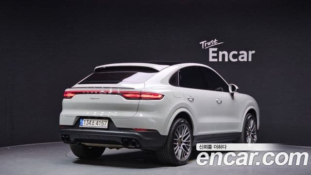 Porsche Cayenne 2022 — Photo 19/32