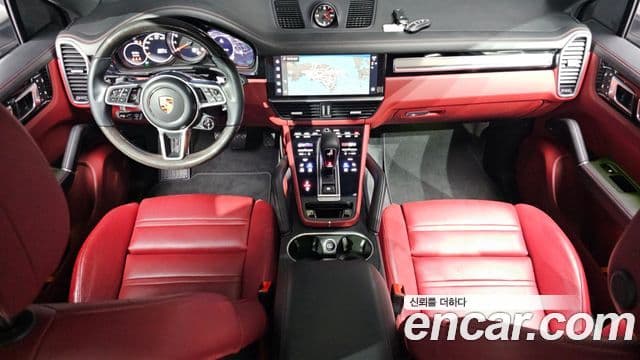Porsche Cayenne 2022 — Photo 15/32