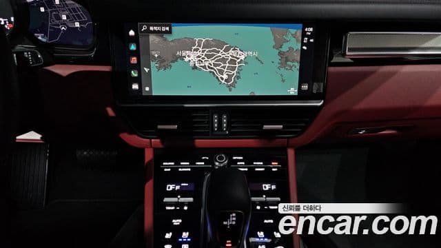 Porsche Cayenne 2022 — Photo 24/32
