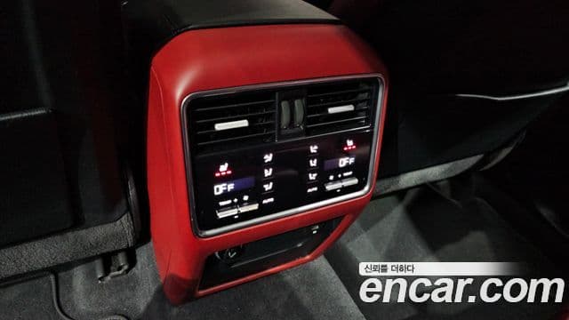 Porsche Cayenne 2022 — Photo 14/32