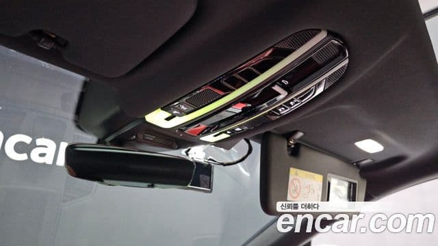 Porsche Cayenne 2022 — Photo 17/32