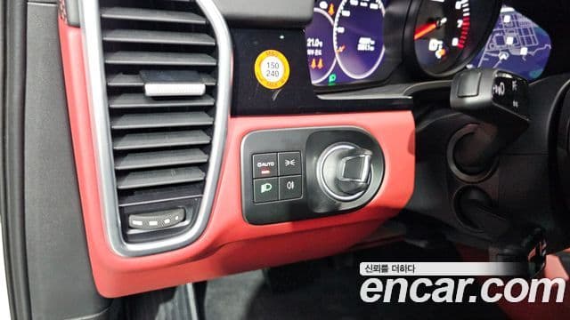 Porsche Cayenne 2022 — Photo 11/32