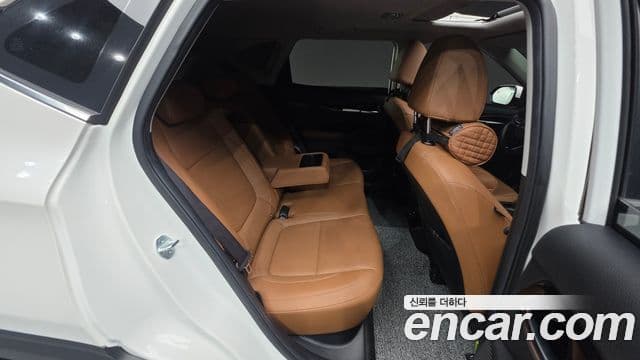 Kia Seltos 2023 — Şəkil 18/20