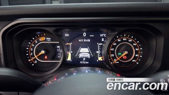 Jeep Wrangler 2024 — ფოტო 8/20