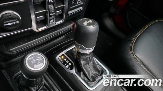 Jeep Wrangler 2024 — Şəkil 9/20
