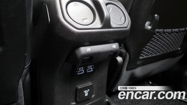 Jeep Wrangler 2024 — Photo 22/31
