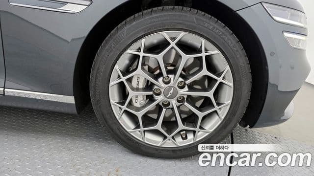 Genesis G80 2021 — Photo 2/40