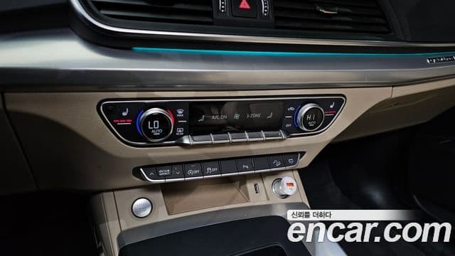 Audi Q5 2022 — ფოტო 17/20