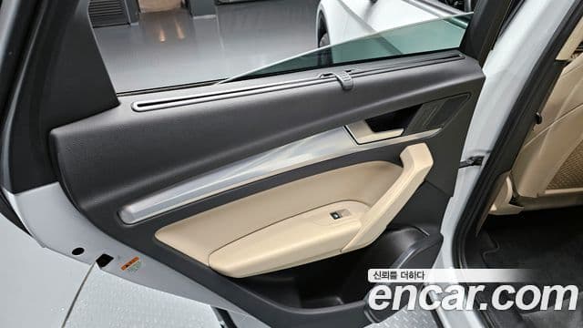 Audi Q5 2022 — Şəkil 26/29