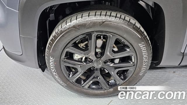 Jeep Renegade 2023 — фото 5 из 20