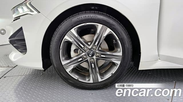 Kia K5 2021 — ფოტო 5/20
