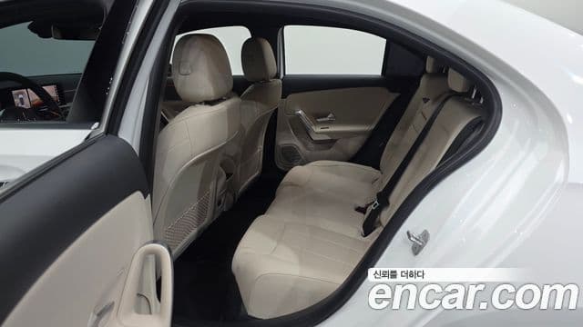 Mercedes-Benz A-Class 2024 — Şəkil 12/20