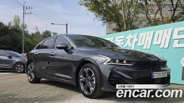 Kia K5 2023 — ფოტო 18/18