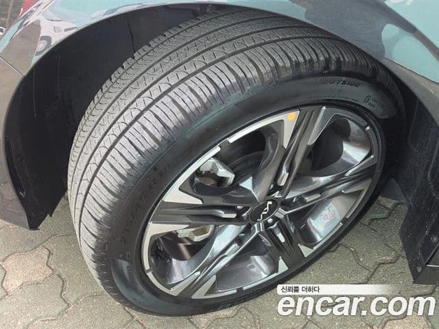Kia K5 2023 — ფოტო 4/18
