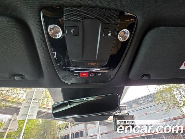 Kia K5 2023 — ფოტო 15/18