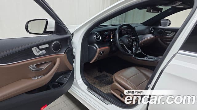 Mercedes-Benz E-Class 2022 — Şəkil 10/20