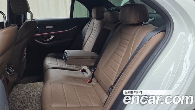 Mercedes-Benz E-Class 2022 — Şəkil 12/20