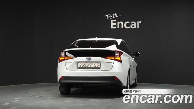 Toyota Prius 2021 — Şəkil 2/20
