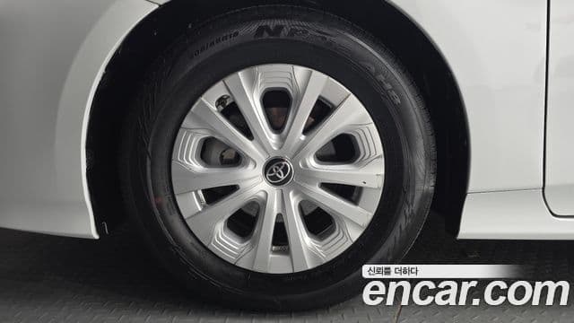 Toyota Prius 2021 — Şəkil 3/20