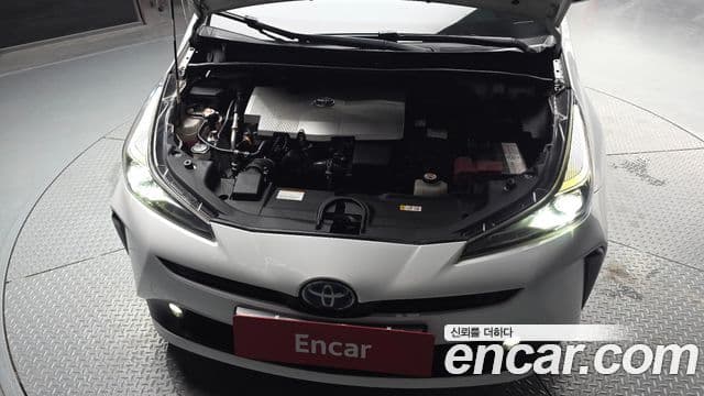 Toyota Prius 2021 — Şəkil 6/20
