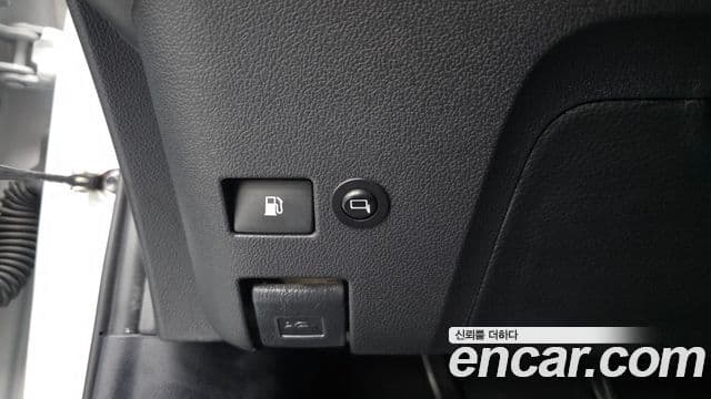 Toyota Prius 2021 — Şəkil 10/20