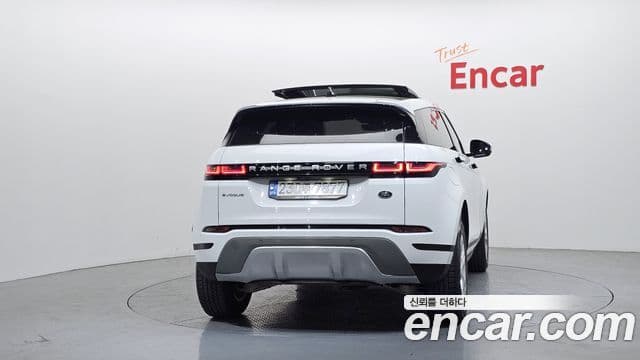 Land Rover Range Rover Evoque 2022 — ფოტო 4/20
